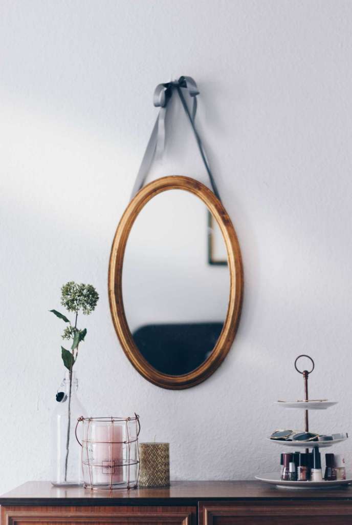 trendy mirror